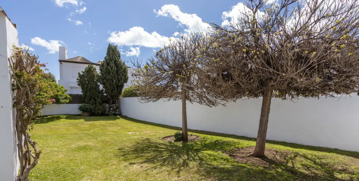 Short-term rent of detached villa in Guadalmina Baja 10