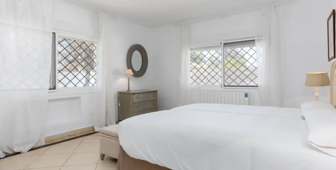 Short-term rent of detached villa in Guadalmina Baja 20