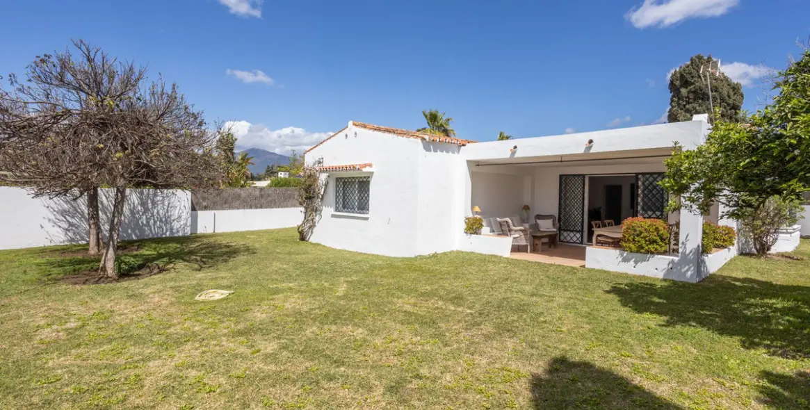 Краткосрочная аренда  отдельно стоящей виллы в Guadalmina Baja 2