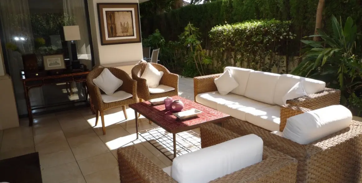 Краткосрочная аренда апартаментов на первом этаже в Los Monteros 5