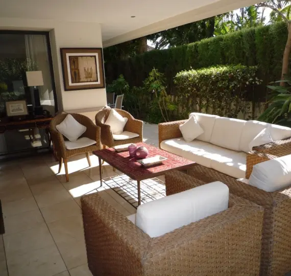 Краткосрочная аренда апартаментов на первом этаже в Los Monteros