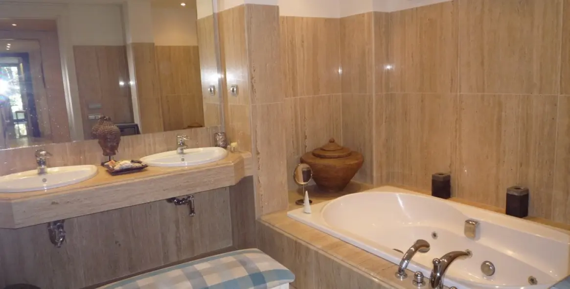 Краткосрочная аренда апартаментов на первом этаже в Los Monteros 14