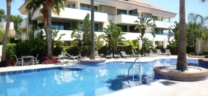 Short-term rent of ground floor apartment in Los Monteros 0