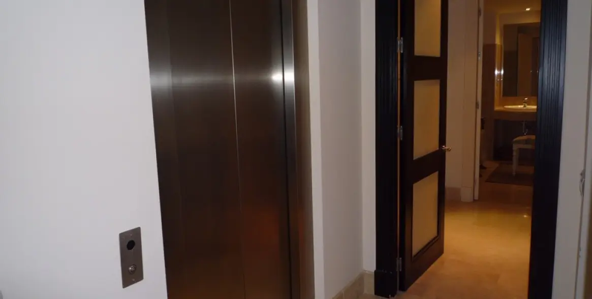 Alquiler a corto plazo de apartamento en planta baja en Los Monteros 13