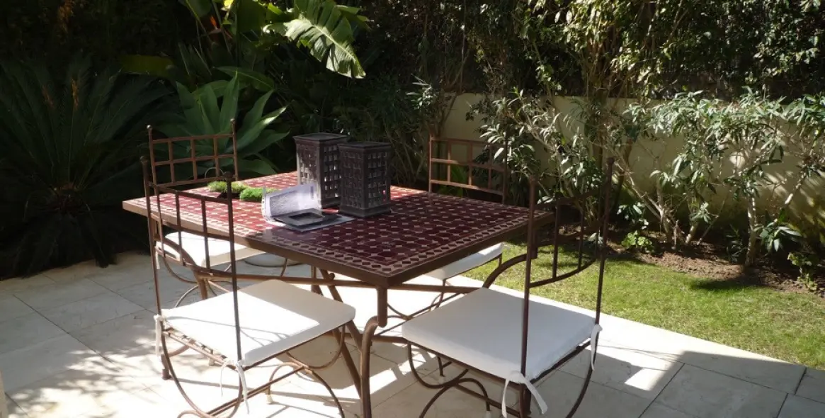 Short-term rent of ground floor apartment in Los Monteros 23