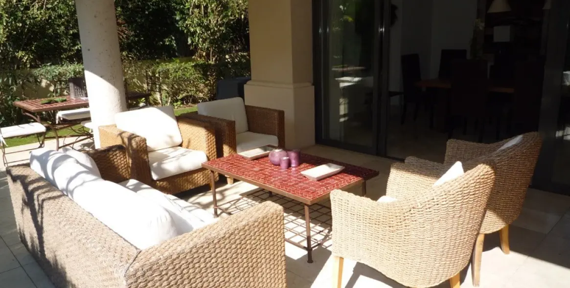 Short-term rent of ground floor apartment in Los Monteros 26