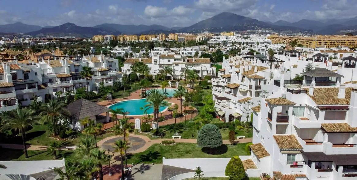 Short-term rent of middle floor apartment in San Pedro de Alcántara 2