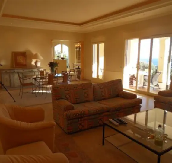 Краткосрочная аренда  отдельно стоящей виллы в Altos de los Monteros