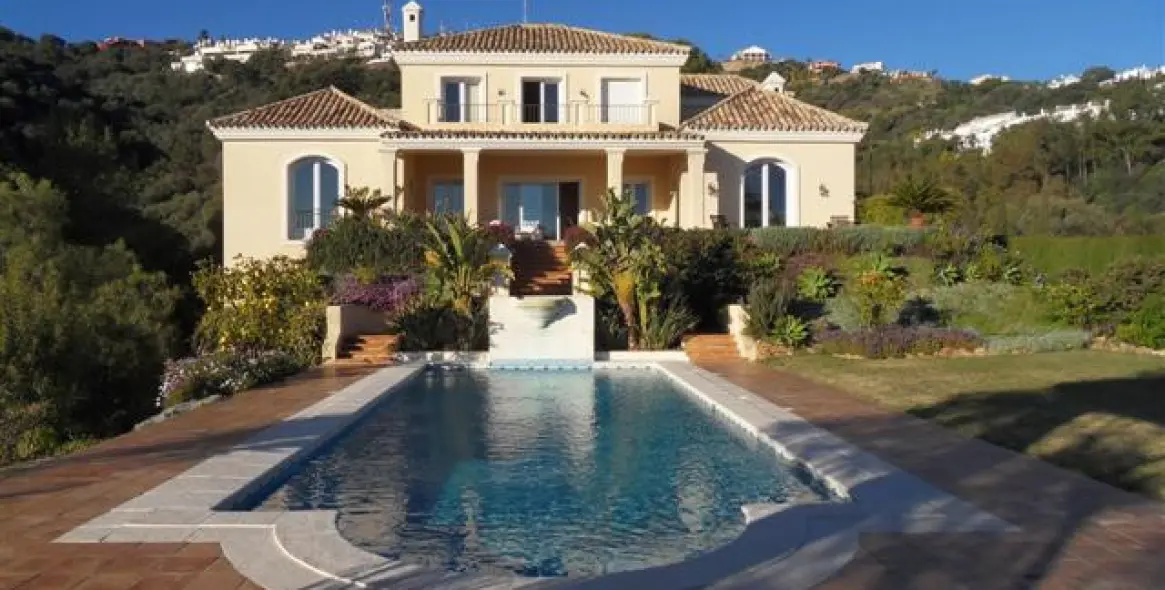 Краткосрочная аренда  отдельно стоящей виллы в Altos de los Monteros 1