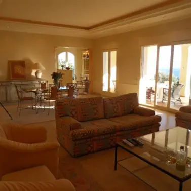 Краткосрочная аренда  отдельно стоящей виллы в Altos de los Monteros