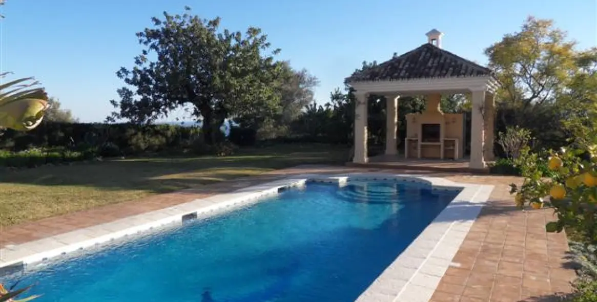 Краткосрочная аренда  отдельно стоящей виллы в Altos de los Monteros 12