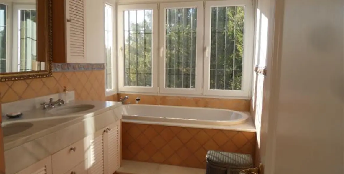 Краткосрочная аренда  отдельно стоящей виллы в Altos de los Monteros 19