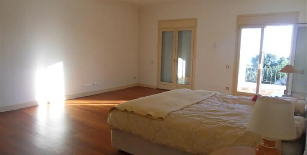 Short-term rent of detached villa in Altos de los Monteros 25