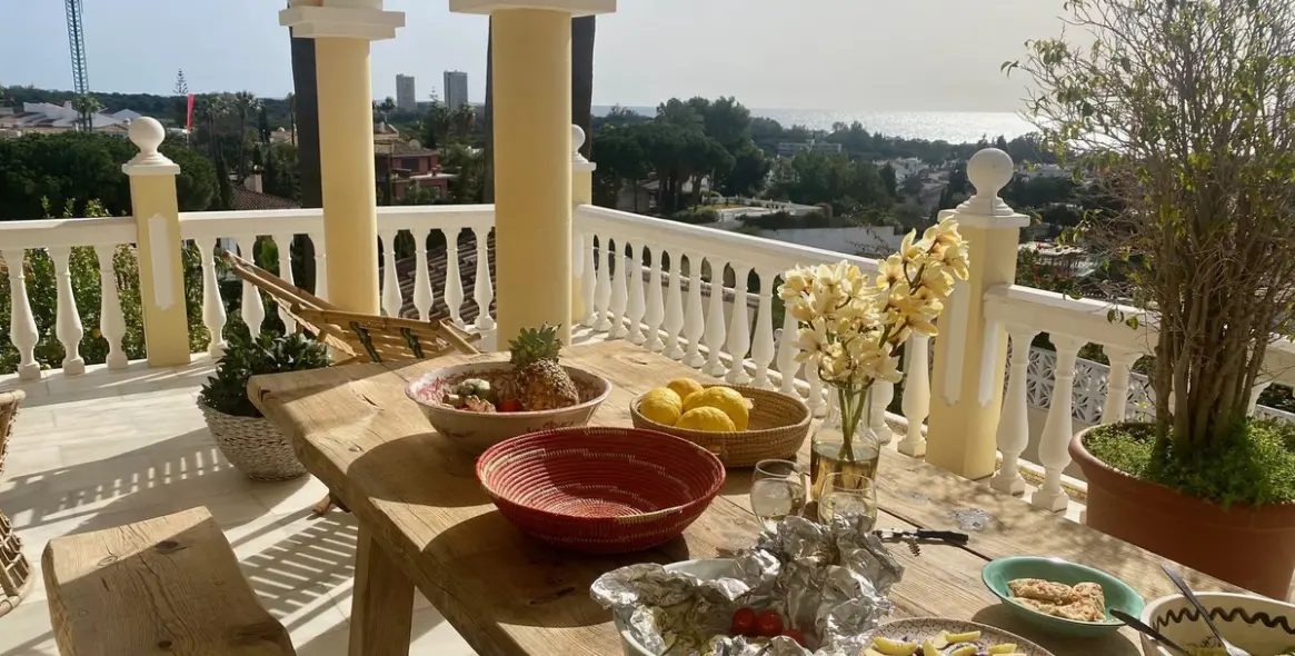 Short-term rent of detached villa in Elviria 1