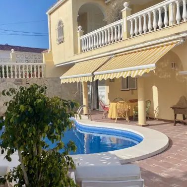 Краткосрочная аренда  отдельно стоящей виллы в Elviria