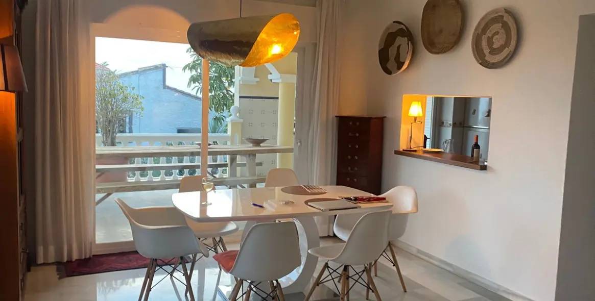 Short-term rent of detached villa in Elviria 10