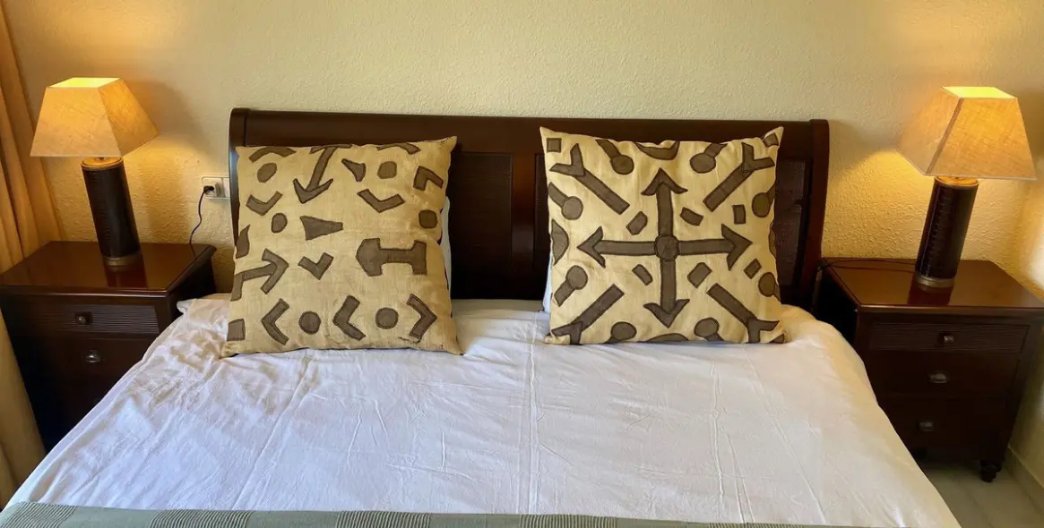 Short-term rent of detached villa in Elviria 15