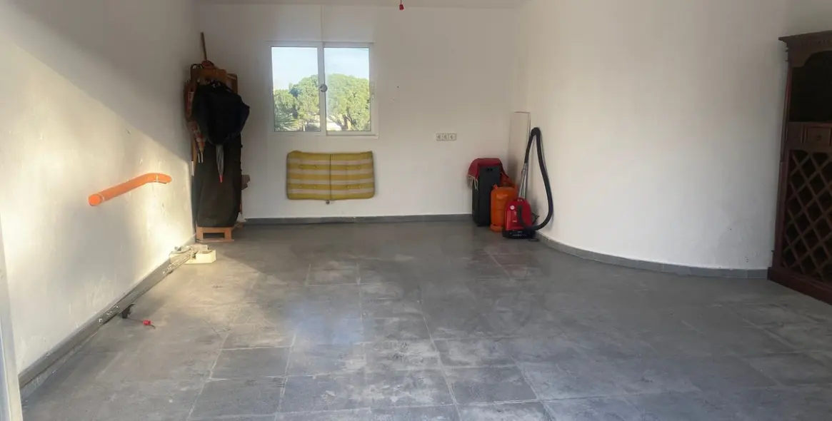 Short-term rent of detached villa in Elviria 20