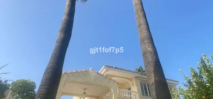 Краткосрочная аренда  отдельно стоящей виллы в Elviria 2