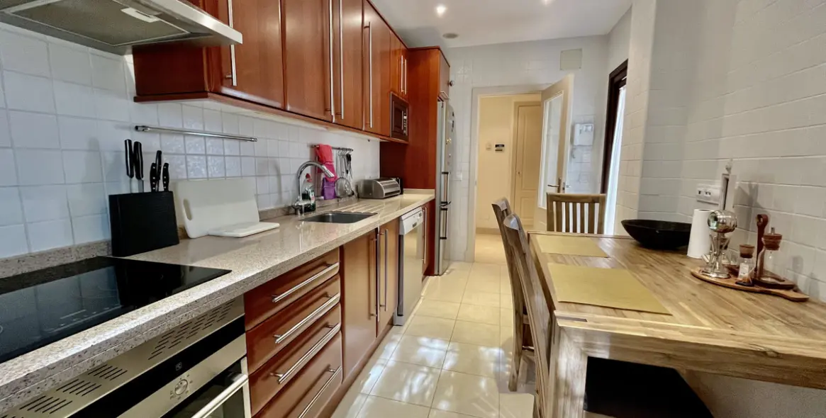 Short-term rent of ground floor apartment in The Golden Mile 10