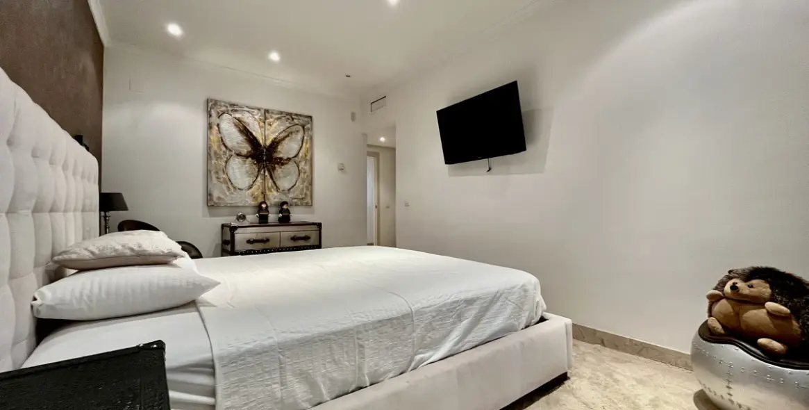 Short-term rent of ground floor apartment in The Golden Mile 18