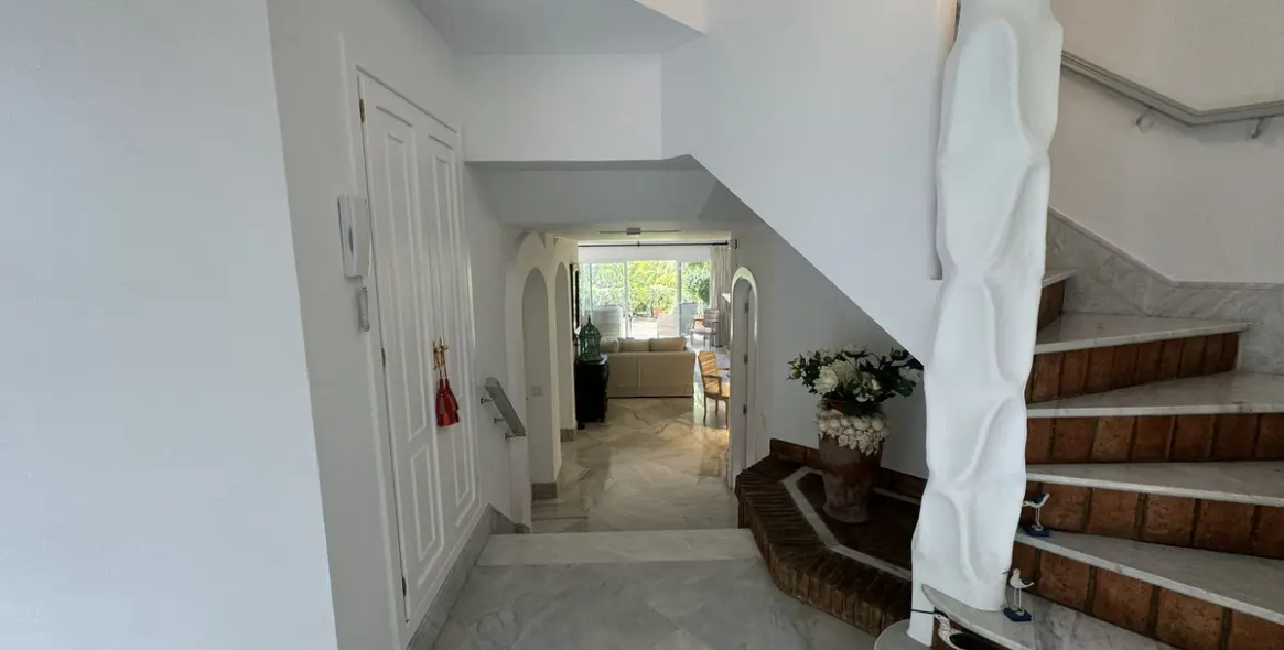 Краткосрочная аренда таунхауса в Bahía de Marbella 3