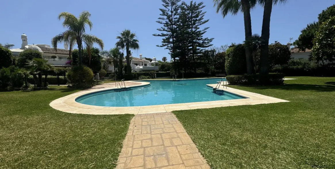 Краткосрочная аренда таунхауса в Bahía de Marbella 20