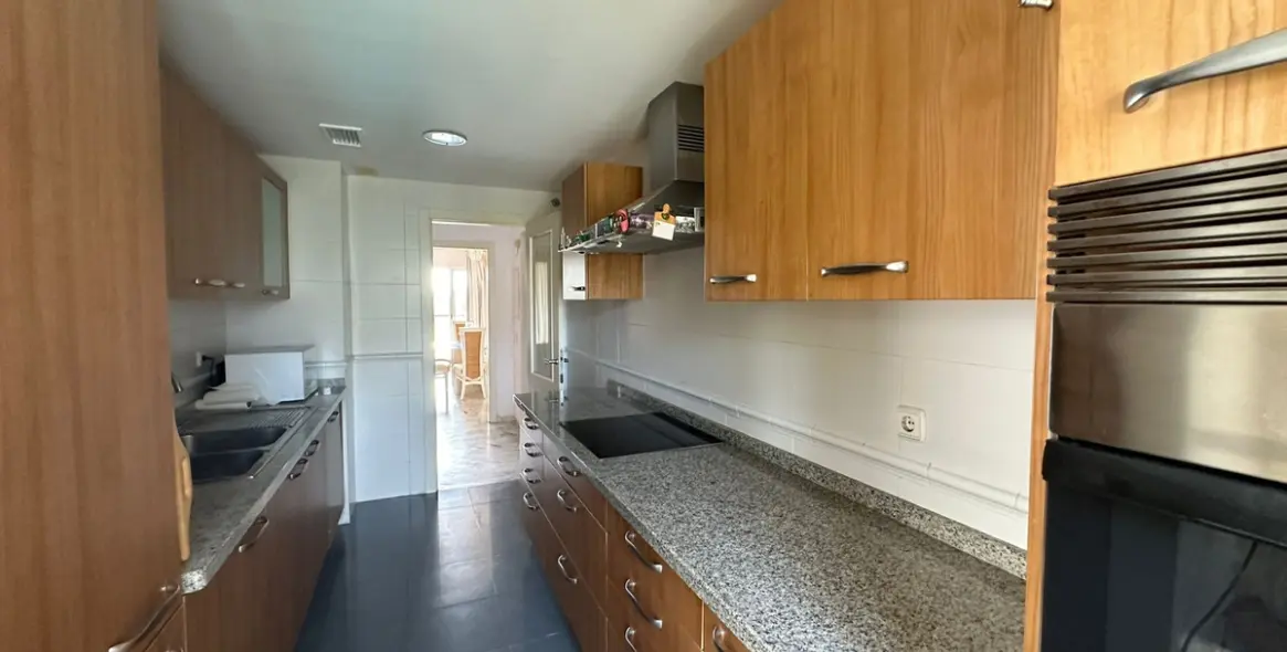 Краткосрочная аренда двухуровневого пентхауса в Bahía de Marbella 3