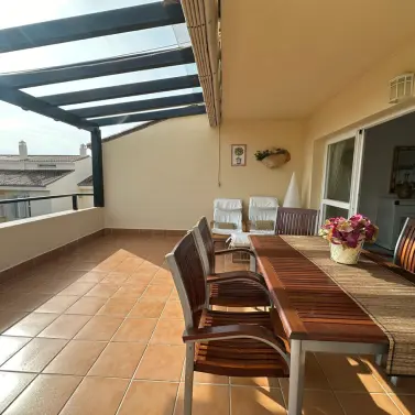 Краткосрочная аренда двухуровневого пентхауса в Bahía de Marbella