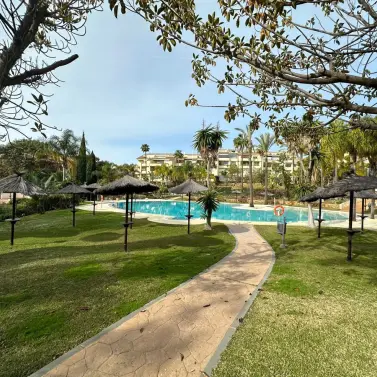 Краткосрочная аренда двухуровневого пентхауса в Bahía de Marbella