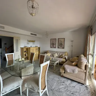 Краткосрочная аренда двухуровневого пентхауса в Bahía de Marbella