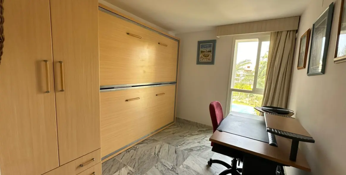 Краткосрочная аренда двухуровневого пентхауса в Bahía de Marbella 18