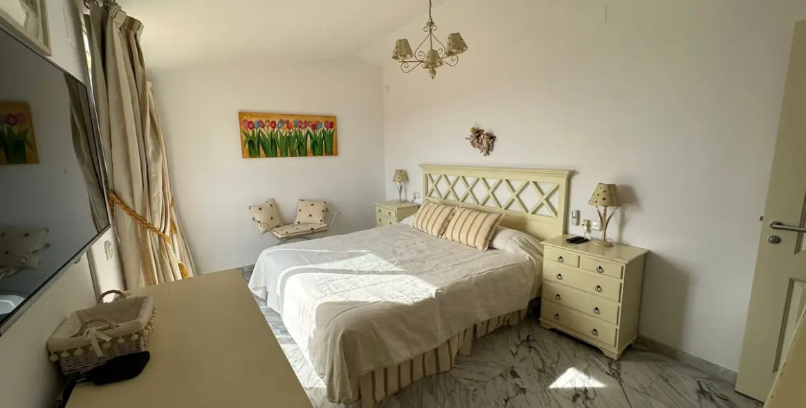 Short-term rent of penthouse duplex in Bahía de Marbella 21