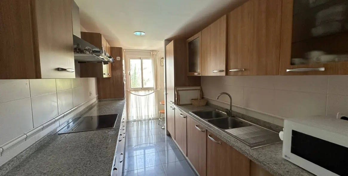 Краткосрочная аренда двухуровневого пентхауса в Bahía de Marbella 8