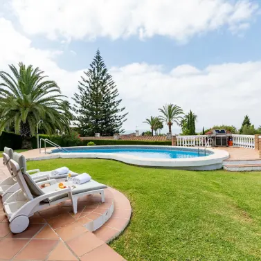 Краткосрочная аренда  отдельно стоящей виллы в Elviria