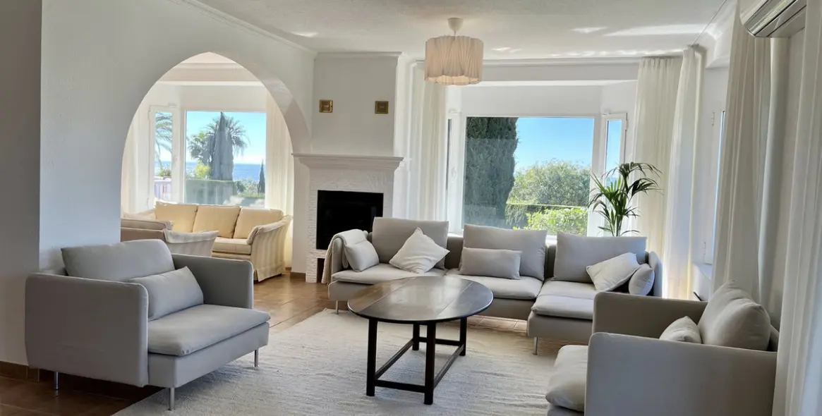 Краткосрочная аренда  отдельно стоящей виллы в Elviria 9