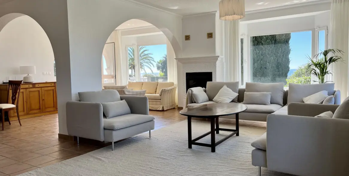 Краткосрочная аренда  отдельно стоящей виллы в Elviria 10