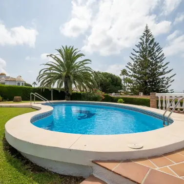 Краткосрочная аренда  отдельно стоящей виллы в Elviria