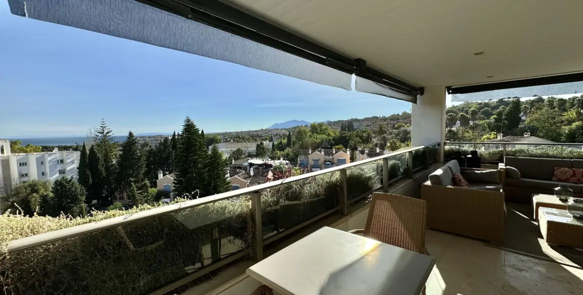 Short-term rent of middle floor apartment in The Golden Mile 7