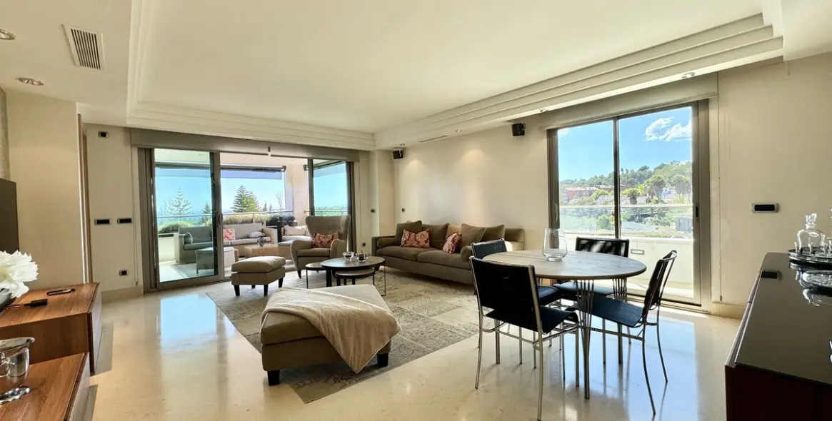 Short-term rent of middle floor apartment in The Golden Mile 9