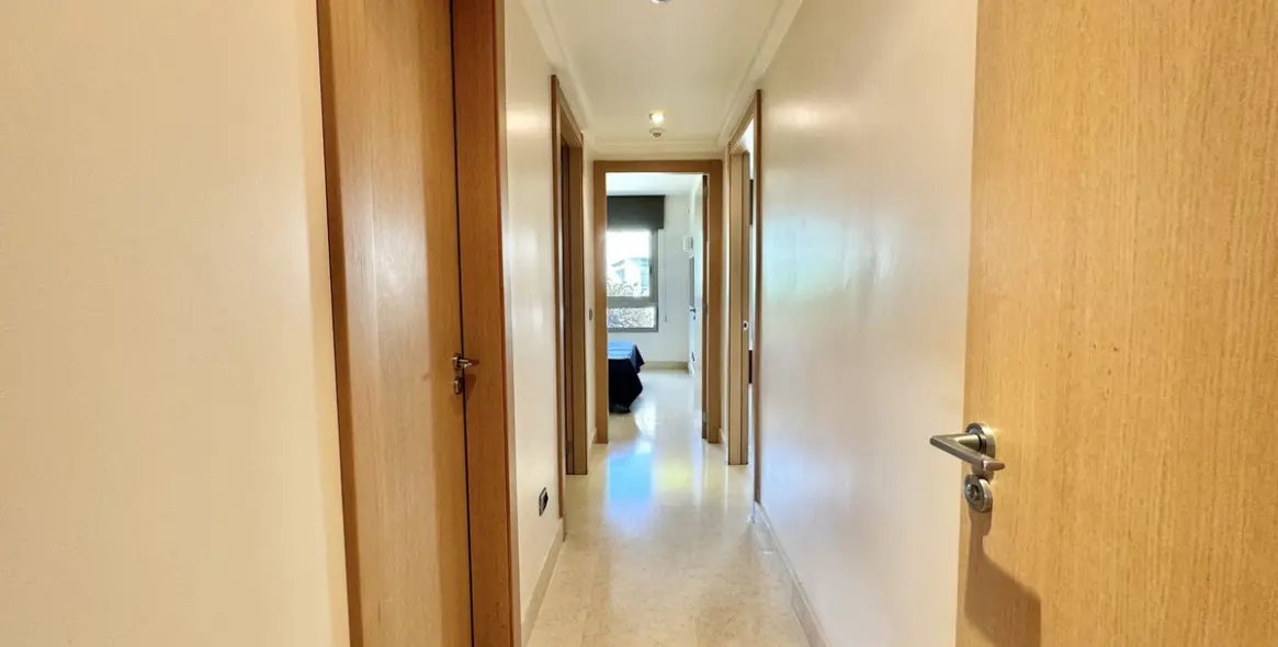 Short-term rent of middle floor apartment in The Golden Mile 24