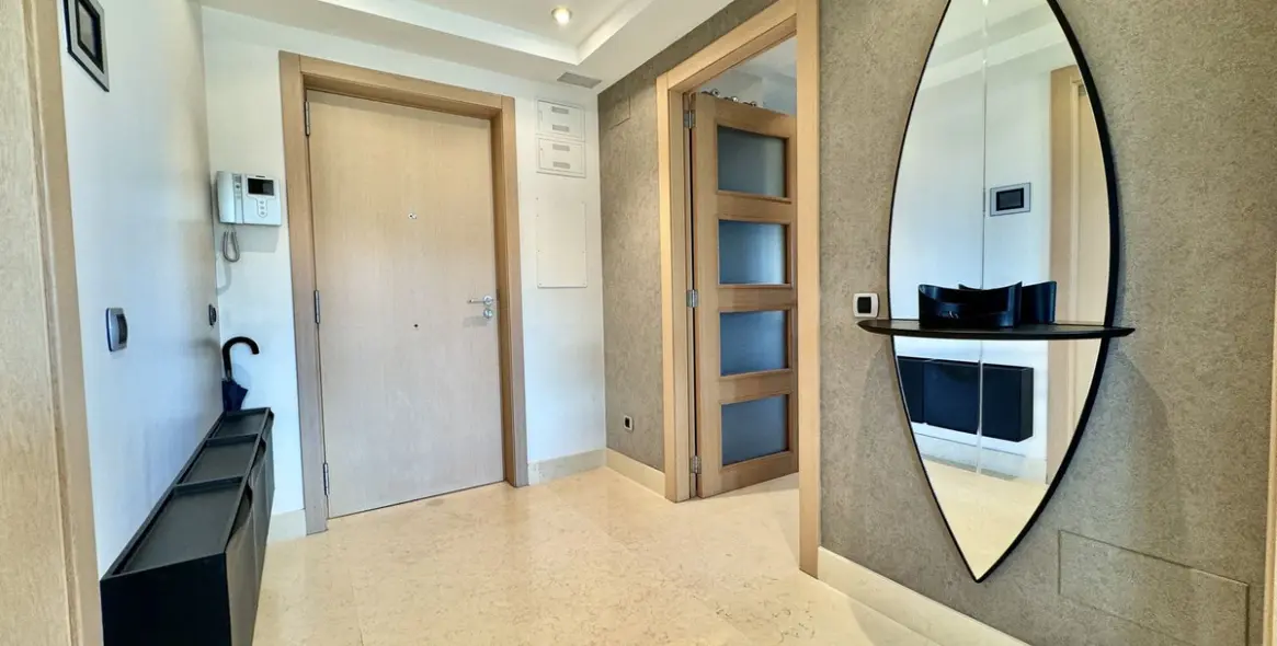 Short-term rent of middle floor apartment in The Golden Mile 29