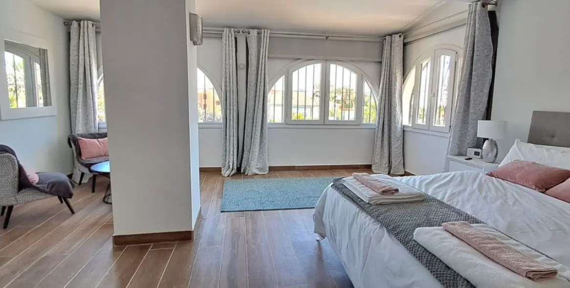 Краткосрочная аренда  отдельно стоящей виллы в Estepona 9