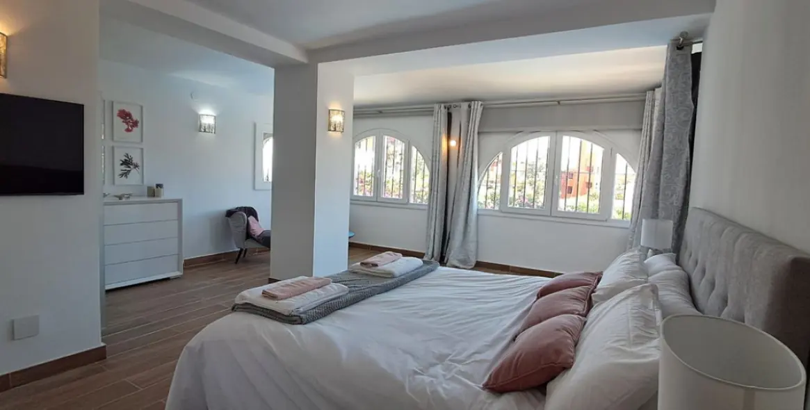 Краткосрочная аренда  отдельно стоящей виллы в Estepona 10