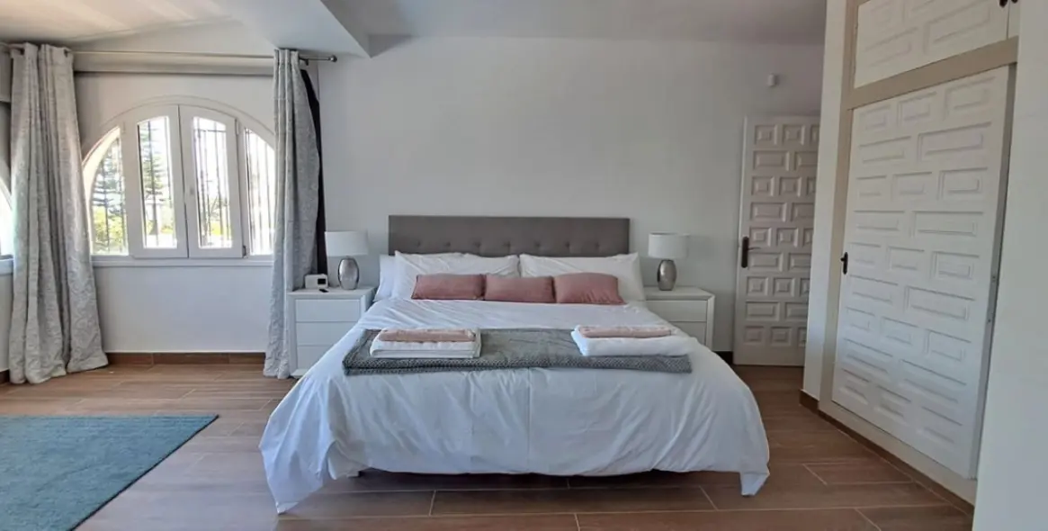 Краткосрочная аренда  отдельно стоящей виллы в Estepona 11