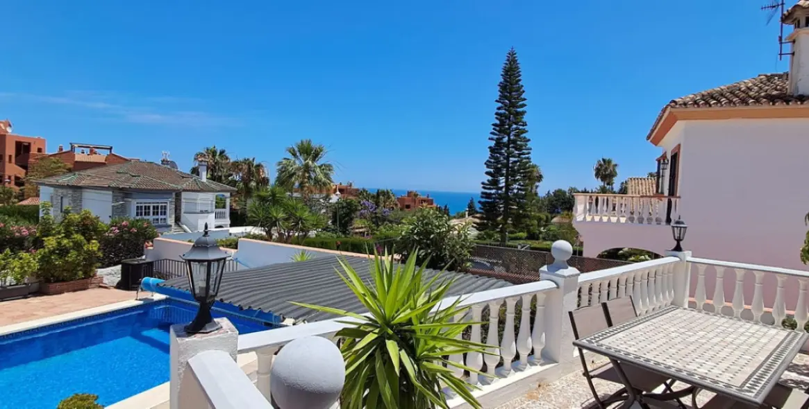 Краткосрочная аренда  отдельно стоящей виллы в Estepona 23
