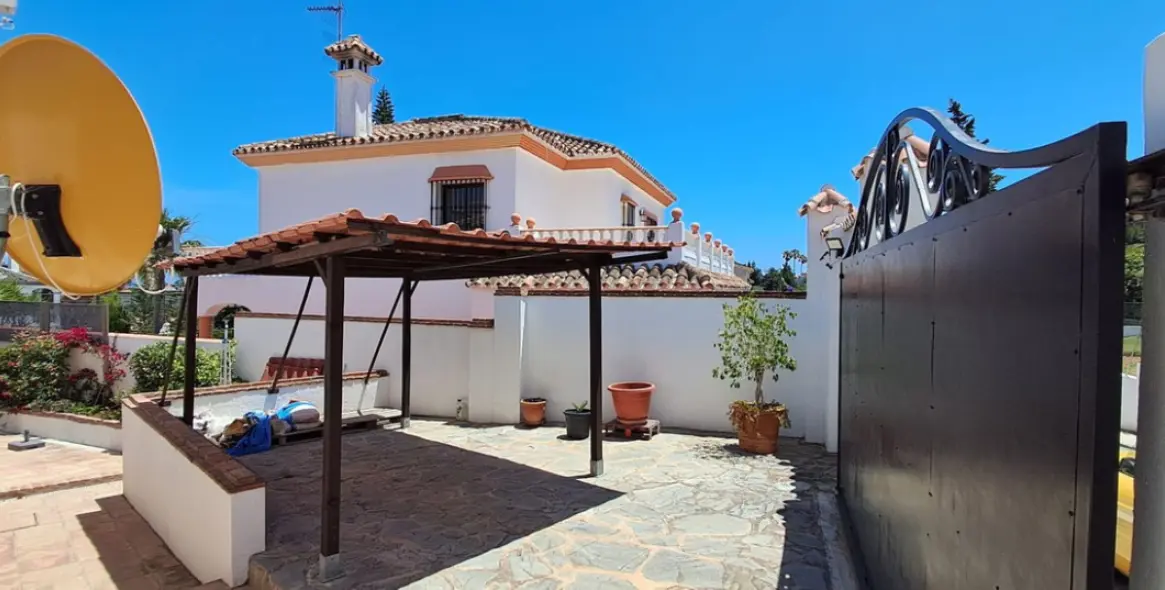 Краткосрочная аренда  отдельно стоящей виллы в Estepona 25