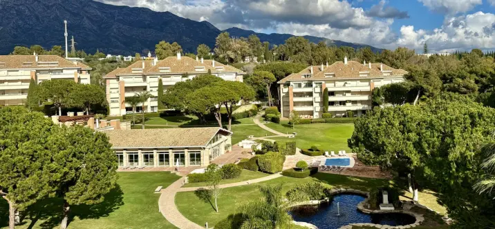 Short-term rent of middle floor apartment in The Golden Mile 0