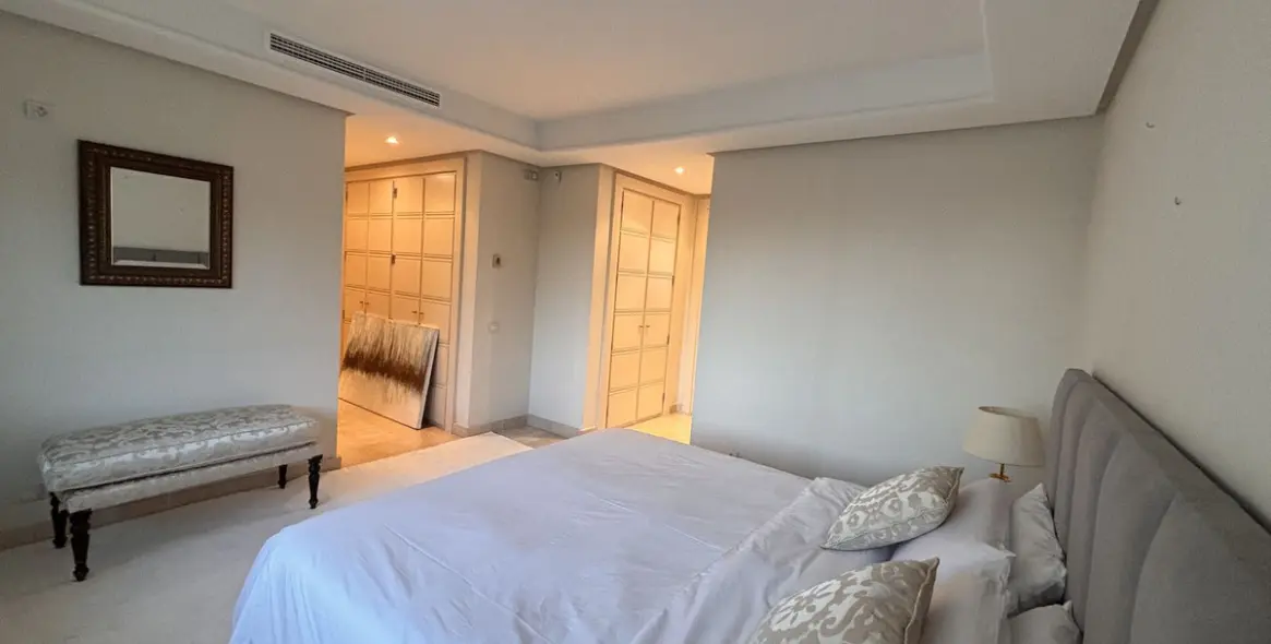 Short-term rent of middle floor apartment in The Golden Mile 8