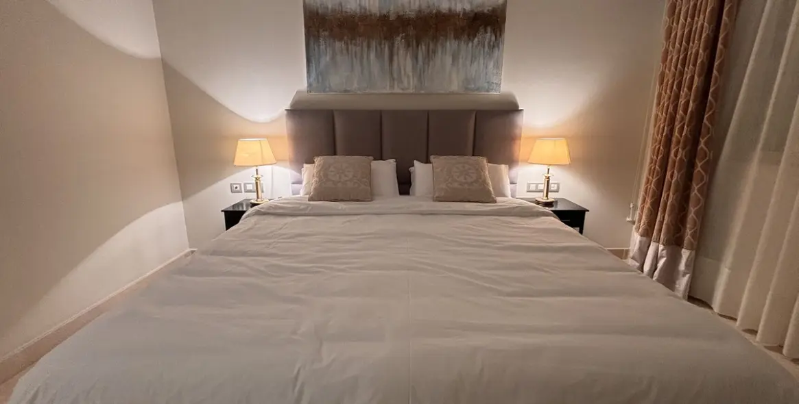 Short-term rent of middle floor apartment in The Golden Mile 9